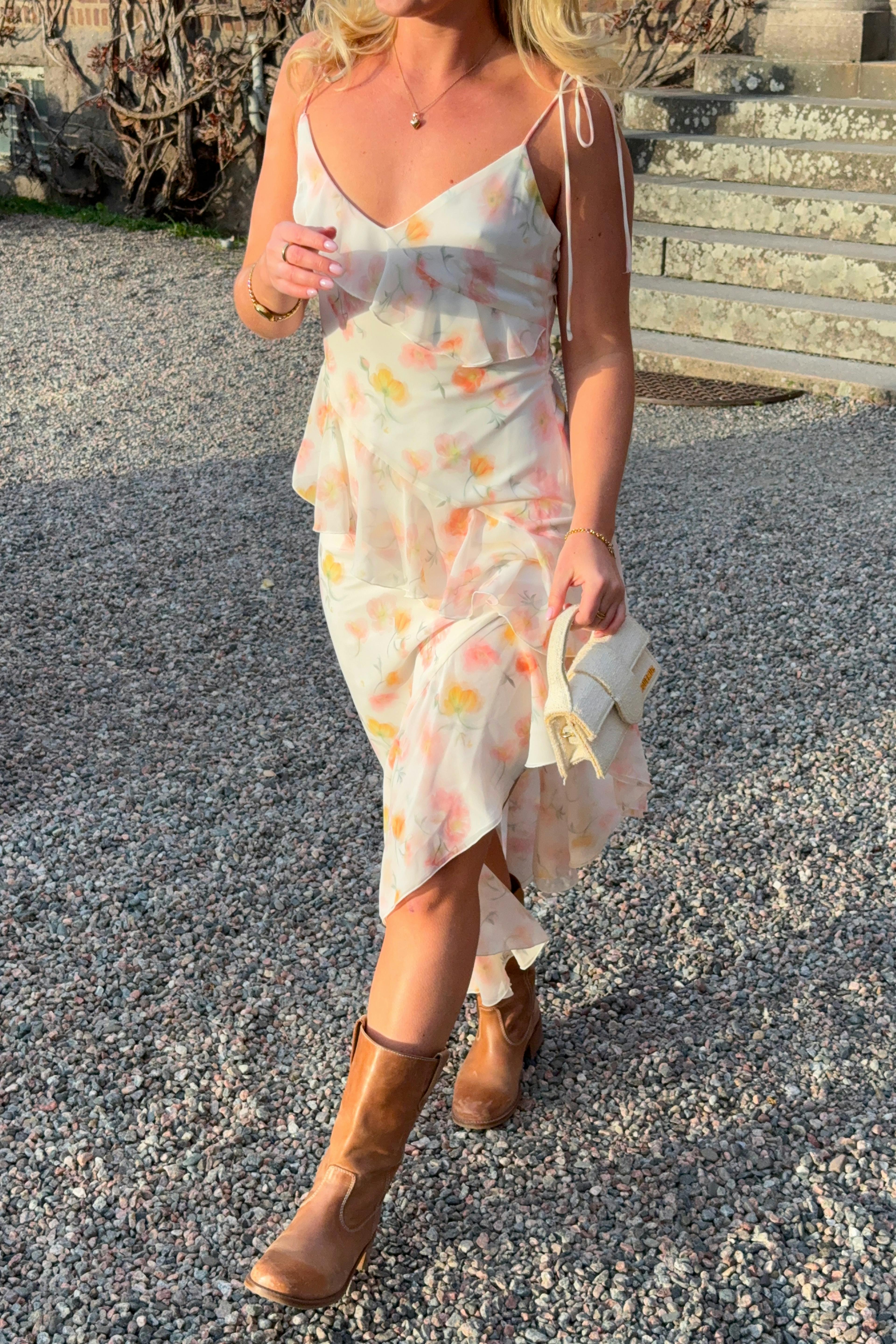 Frill dress