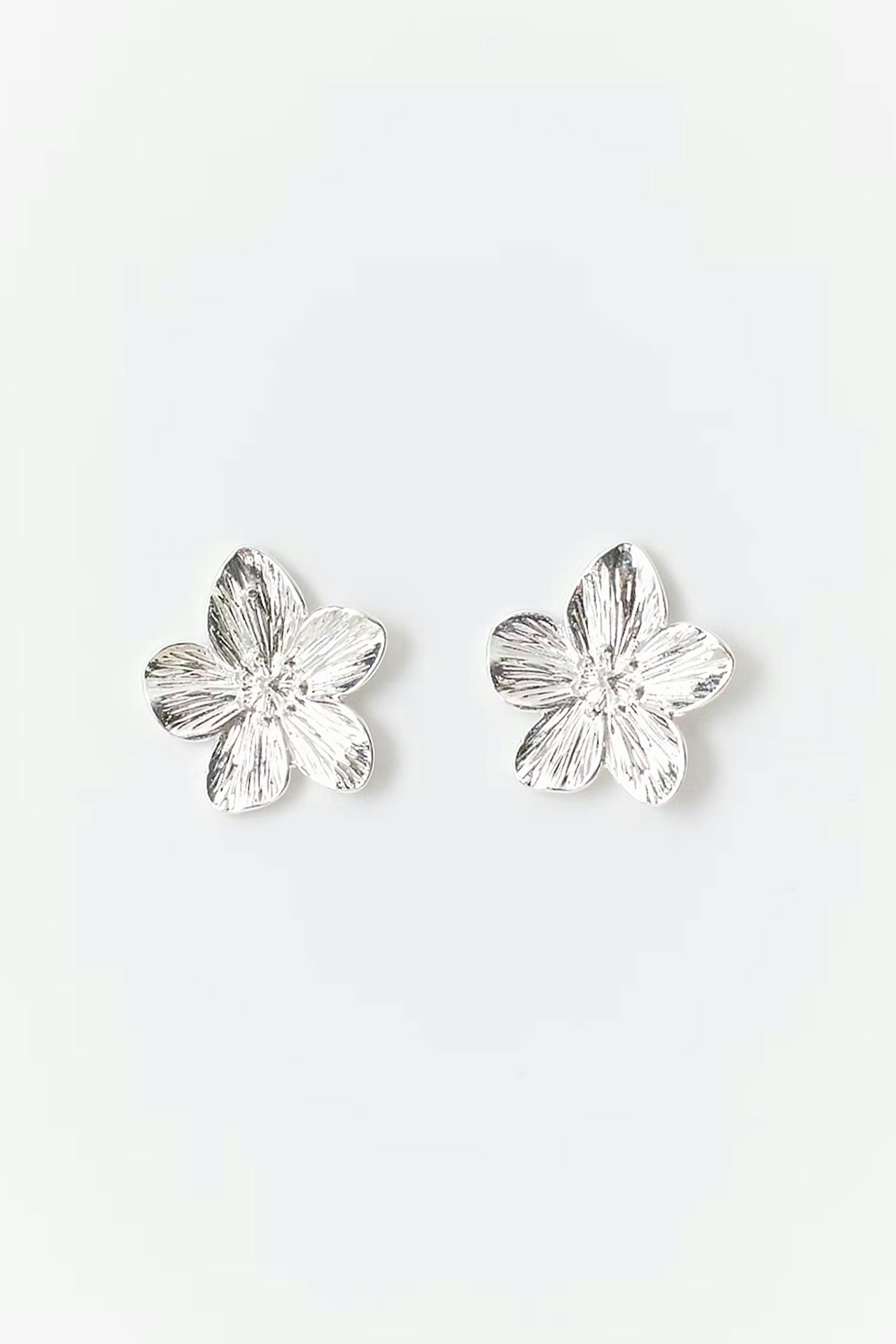 Flower earrings
