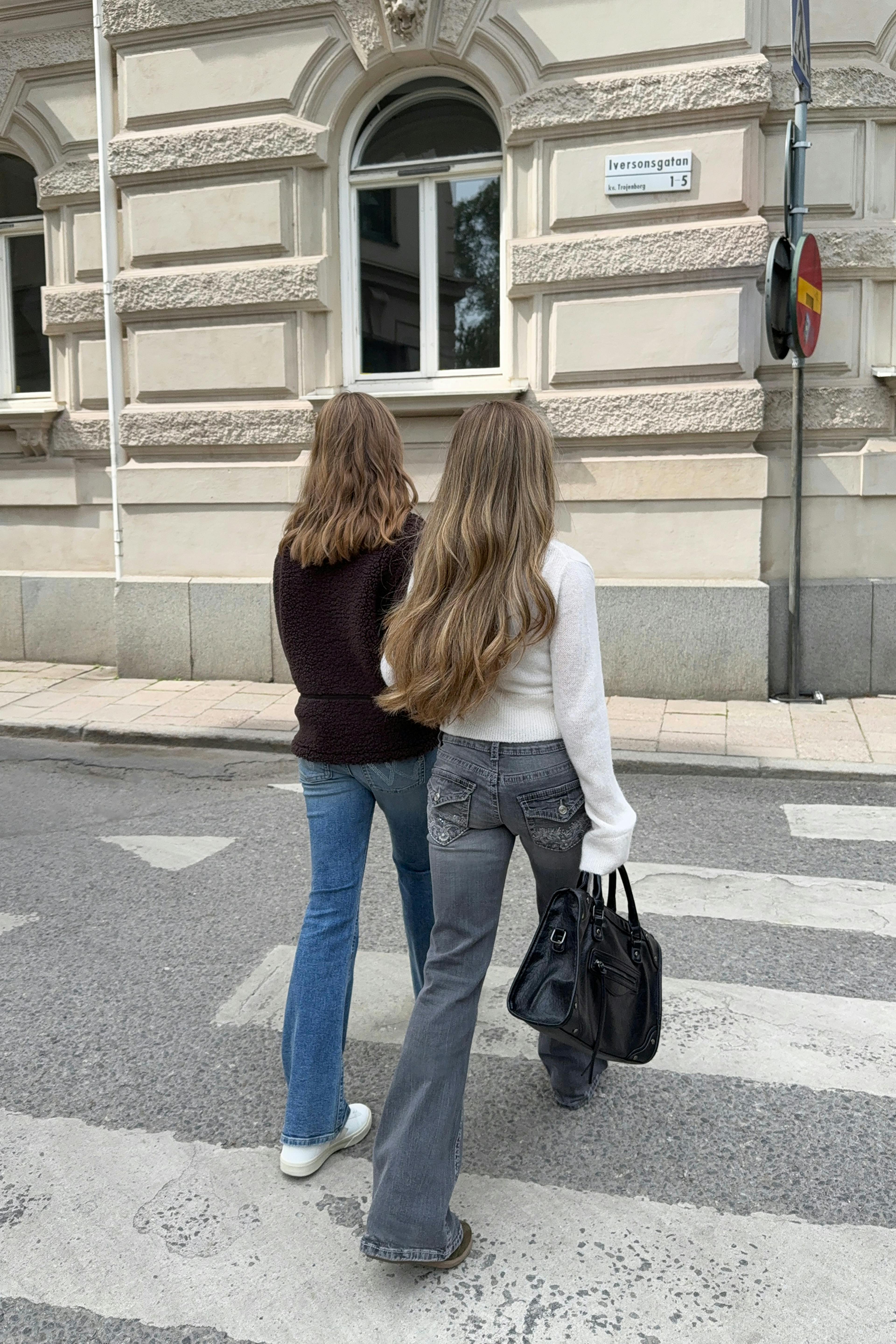 Decorated low flare jeans