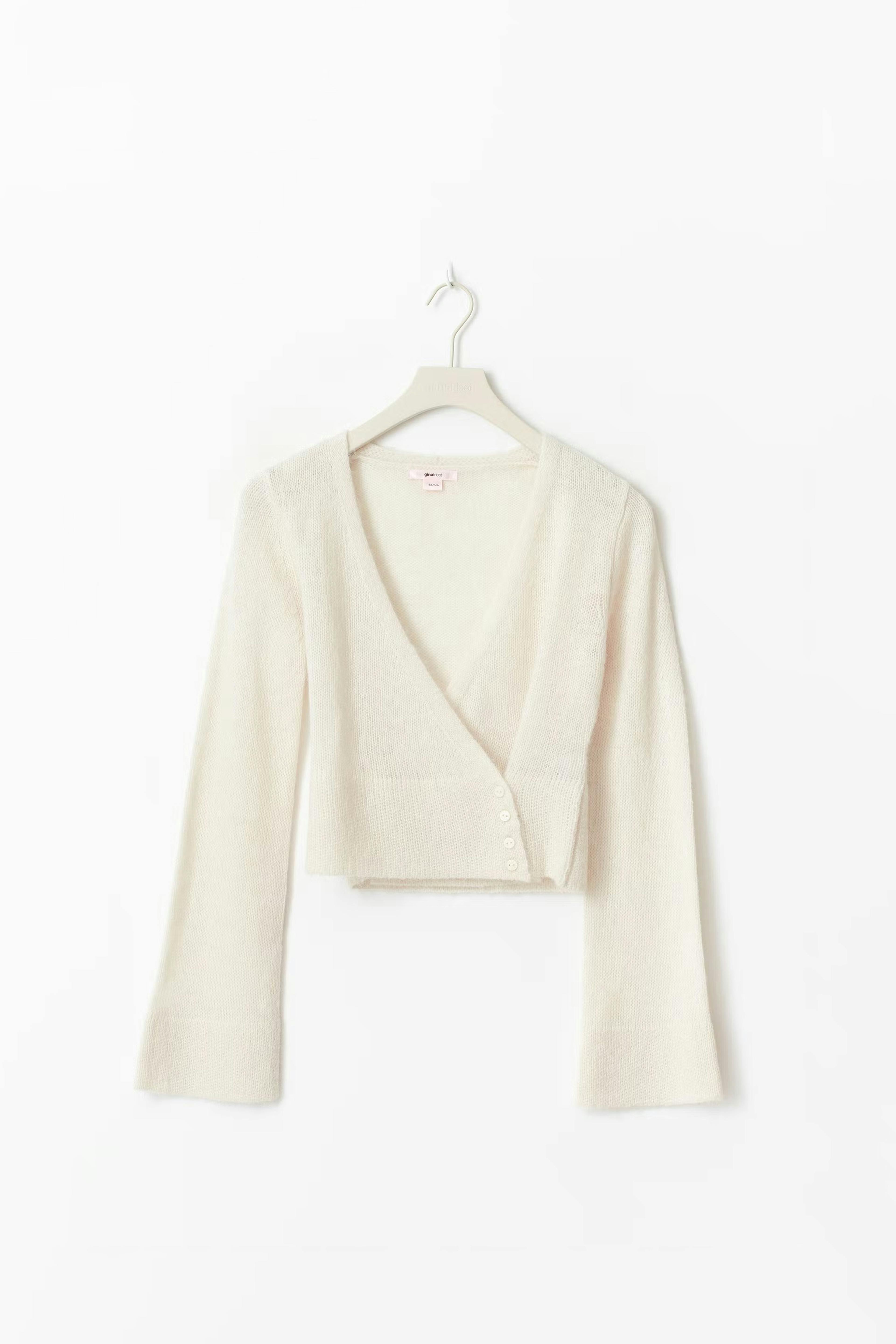 Y v-neck knitted sweater