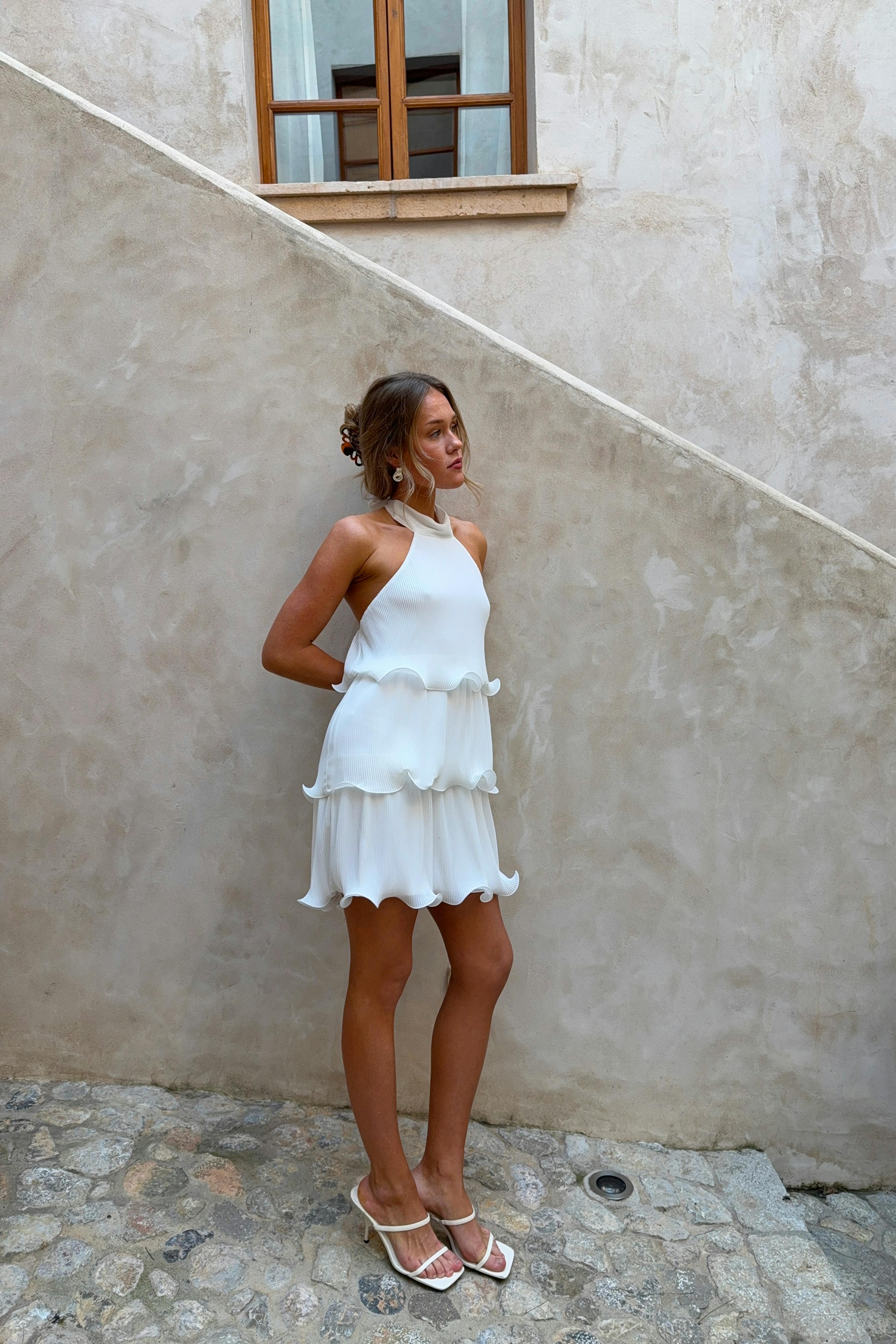 Halterneck wave edge dress