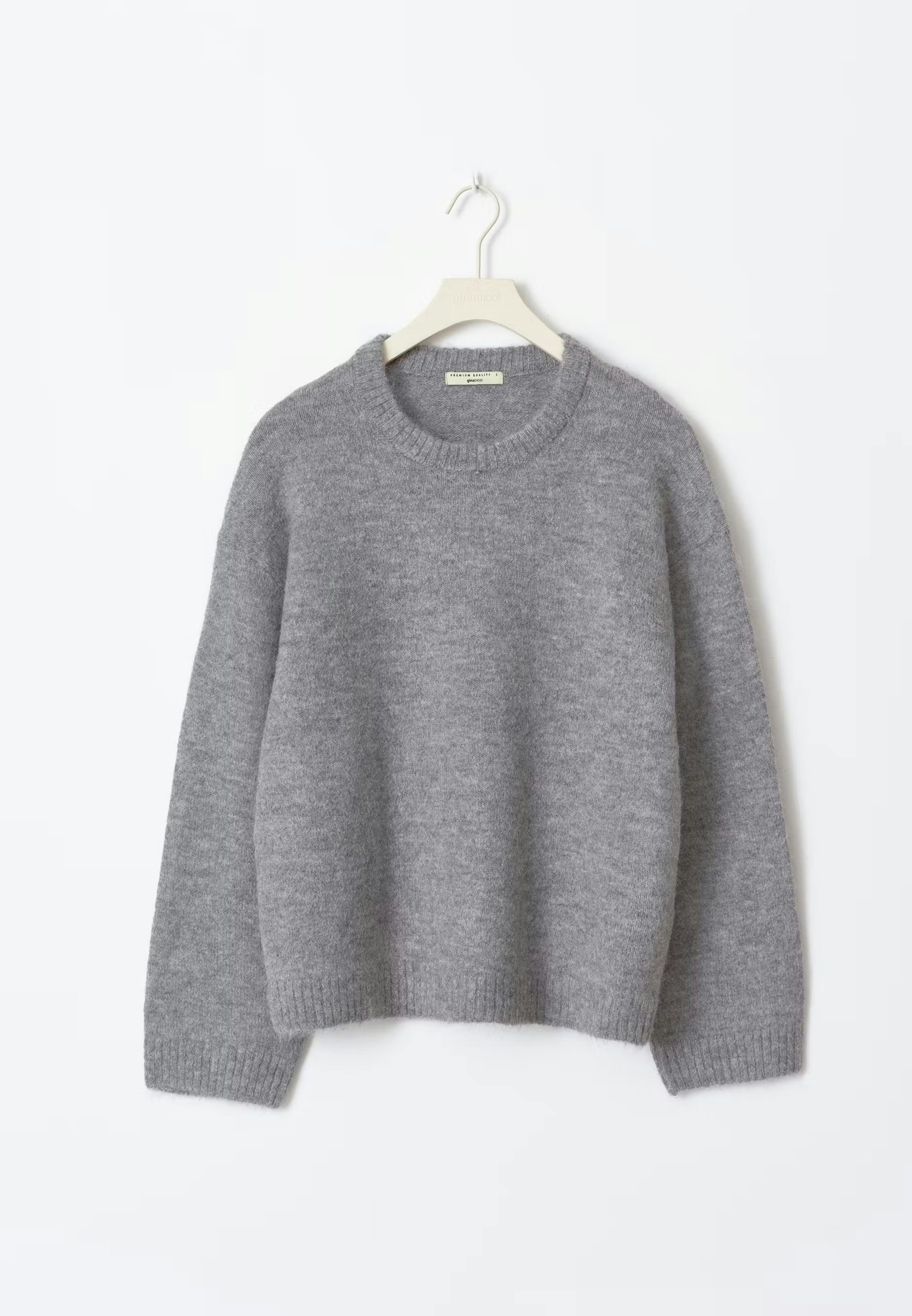 Crew neck knitted sweater