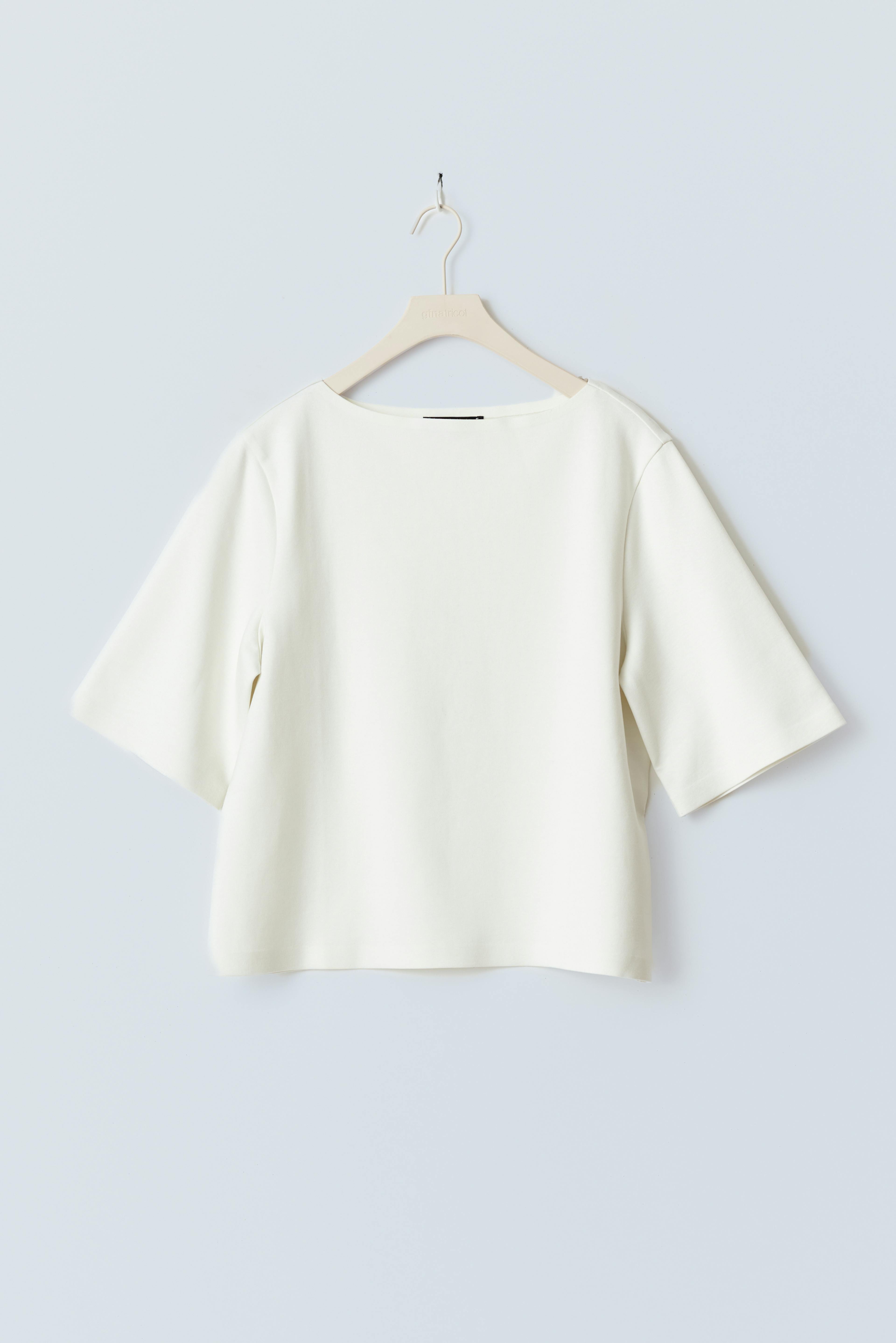 Boatneck top