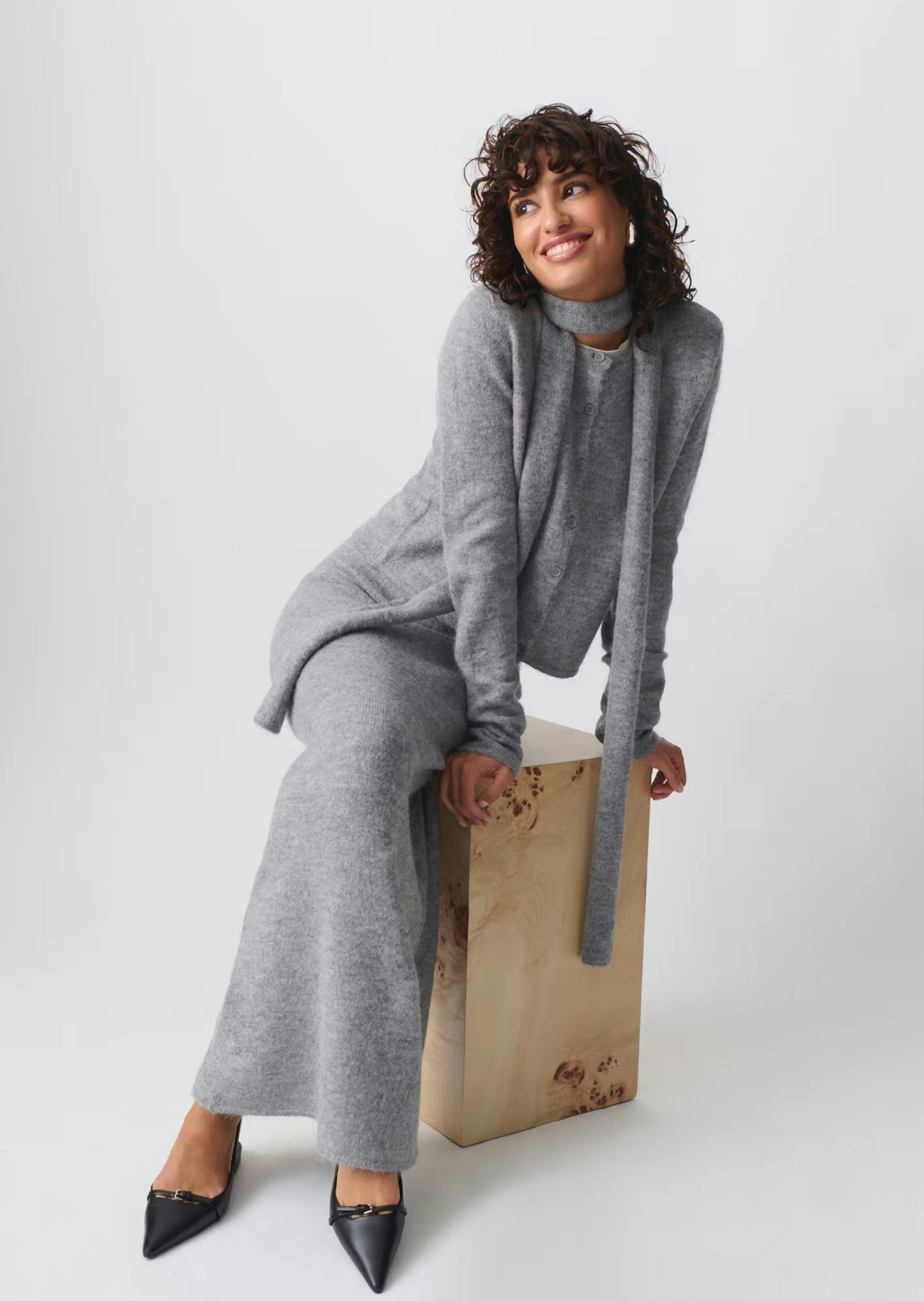 Knitted cardigan